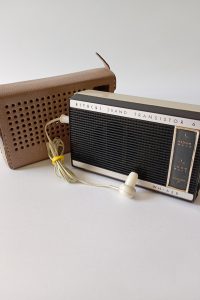 Vintage Hitachi LW /MW Pocket radio