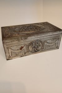 1960s State express 333 cigarette tin box