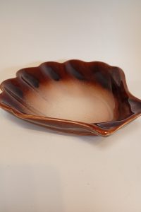 Retro shell pottery soap dish
