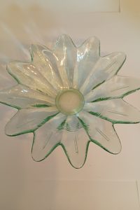 Green small glass leaf vase