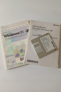 Windows 95 & 98 os install manual books with stickers