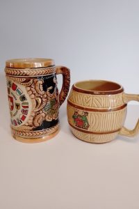 Vintage 2x Somerset pottery souvenir jugs - mugs