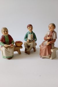 vintage village traders theme pottery figurines set